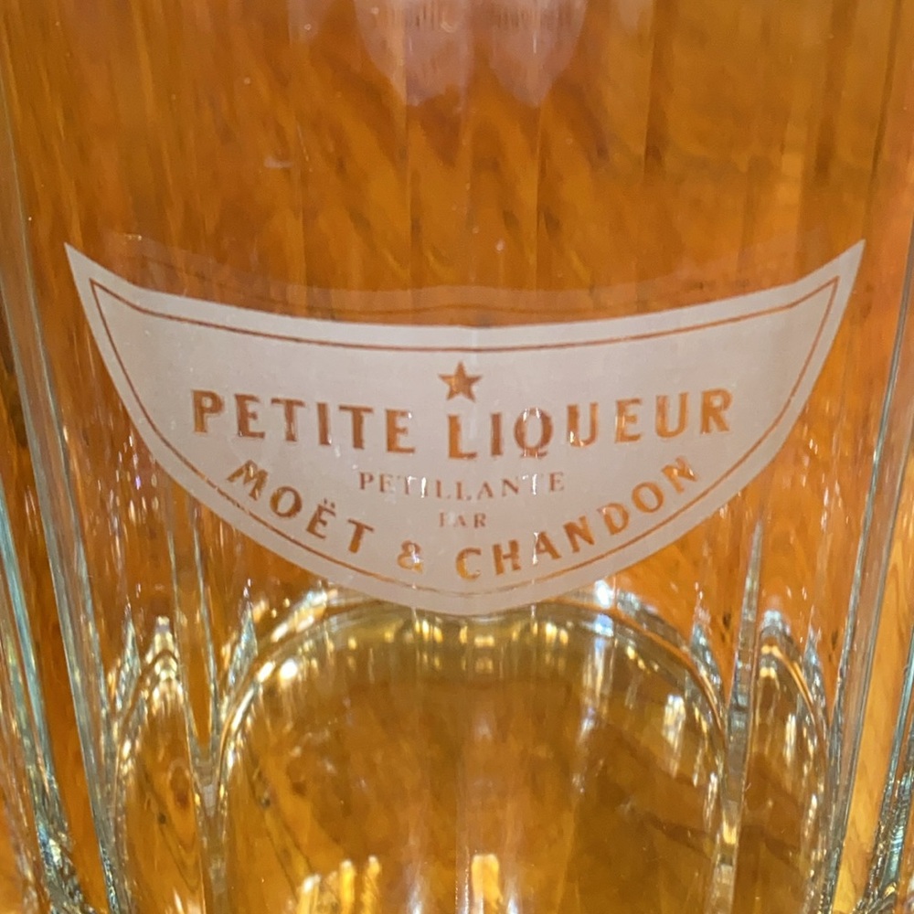 Classic Moët & Chandon Glass Ice Bucket. 5 inches.